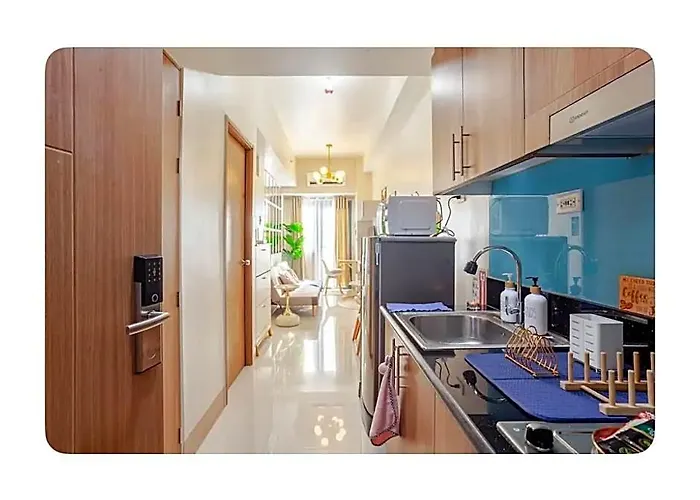 Staycation At Shore By Layandy 酒店 4*