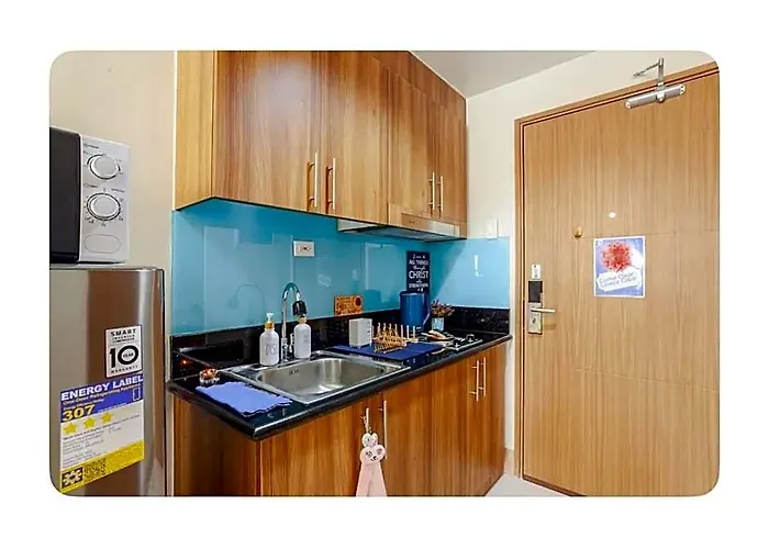 Staycation At Shore By Layandy 酒店 4*
